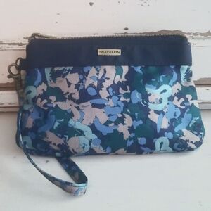 Travelon wristlet clutch